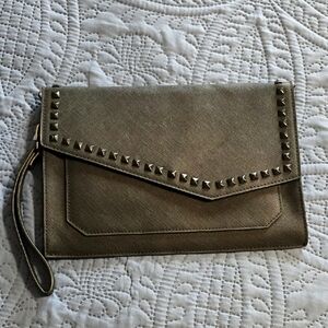 STEVE MADDEN BLACK STUDDED CLUTCH